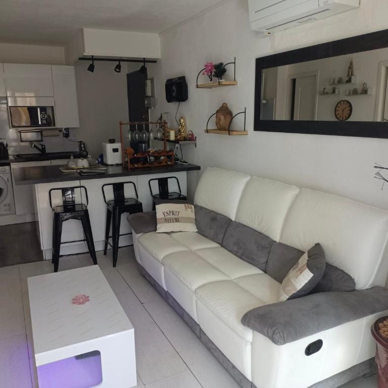Logement de plein pied tout confort - Two-Bedroom Apartment with Terrace - 3
