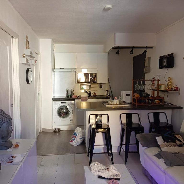 Logement de plein pied tout confort - Two-Bedroom Apartment with Terrace - 12