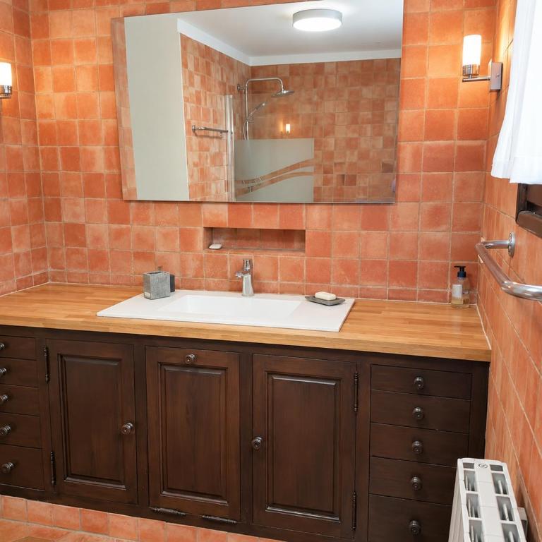 Villa provençale 4 chambres avec piscine, vue panoramique et pétanque - Maison 4 Chambres - 17
