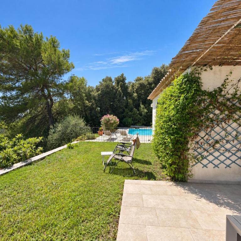 Villa provençale 4 chambres avec piscine, vue panoramique et pétanque - Maison 4 Chambres - 19