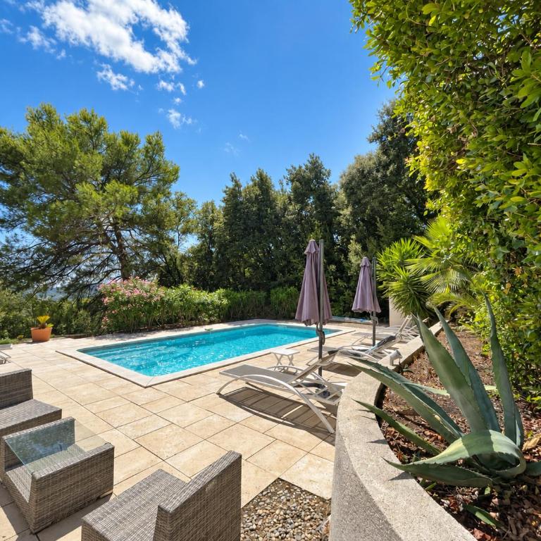 Villa provençale 4 chambres avec piscine, vue panoramique et pétanque - Maison 4 Chambres - 20