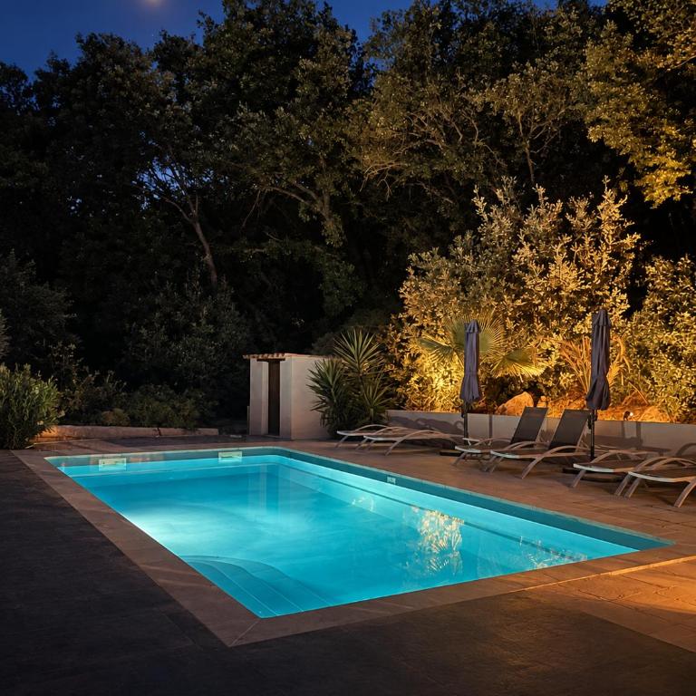 Villa provençale 4 chambres avec piscine, vue panoramique et pétanque - Maison 4 Chambres - 22