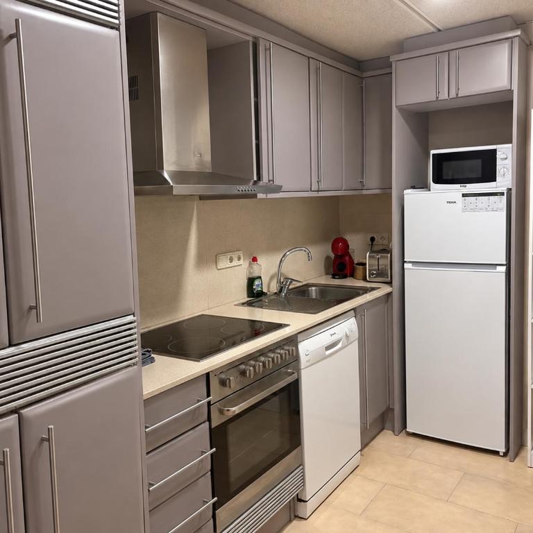 Two bedroom apartment behind the Rambla - Apartamento de 2 dormitorios - 9