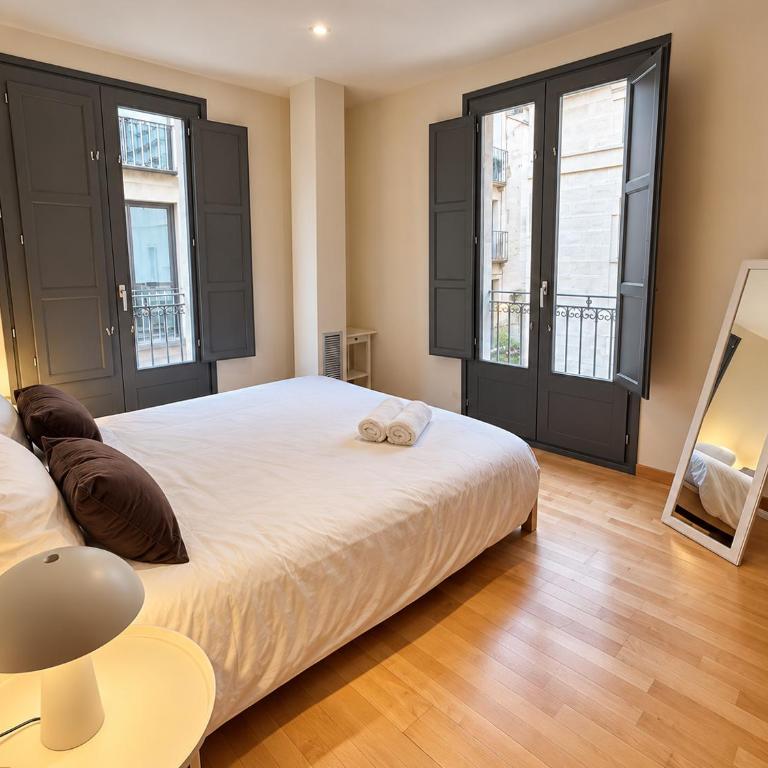 Two bedroom apartment behind the Rambla - Apartamento de 2 dormitorios - 8