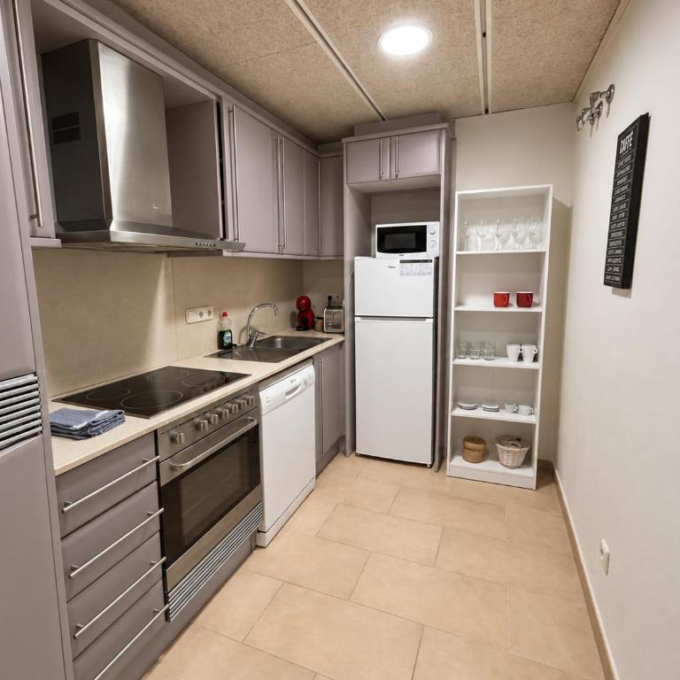 Two bedroom apartment behind the Rambla - Apartamento de 2 dormitorios - 13