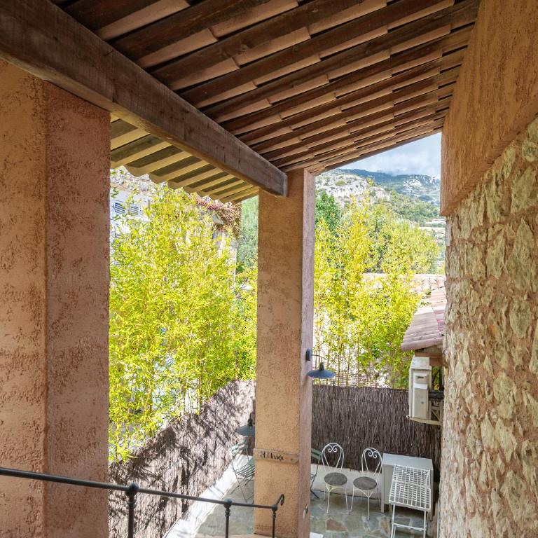 Le Mas d'Angeline-Vue mer panoramique, jardin partagé, parking, voiture indispensable, route étroite et pentue, à 10 min de Monaco - One-Bedroom Apartment with bathtub - with sea view - 28