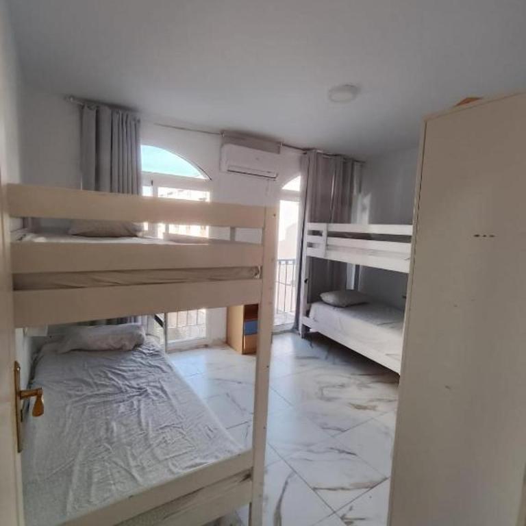 Casa azul málaga Centro - Cama en habitación compartida mixta de 4 camas - 2