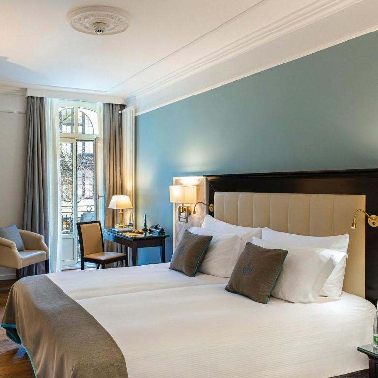 Grand Hotel Suisse Majestic, Autograph Collection - Superior Zimmer mit Queensize-Bett und Stadtblick - 5