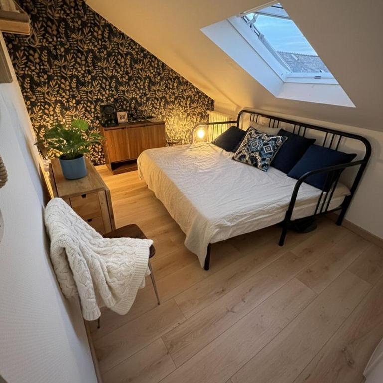Petit cocon Proche Angers Centre Parking gratuit - Two-Bedroom Apartment - 2