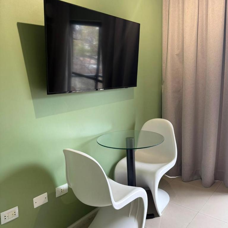 Shallor Cryss - One-Bedroom Apartment - 6
