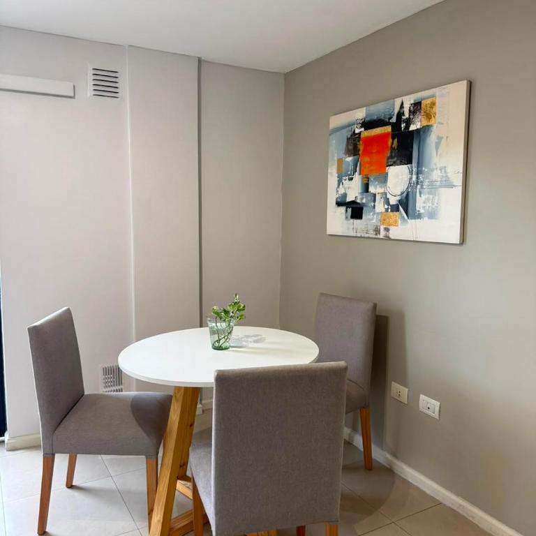 Shallor Cryss - One-Bedroom Apartment - 2
