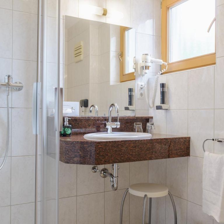 Boutiquehotel Acherl - Doppelzimmer mit Balkon - 5