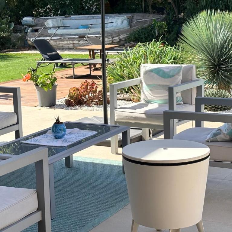 Villa moderne dans le Golfe de Saint Tropez, à 2 km de la mer - Villa - 60