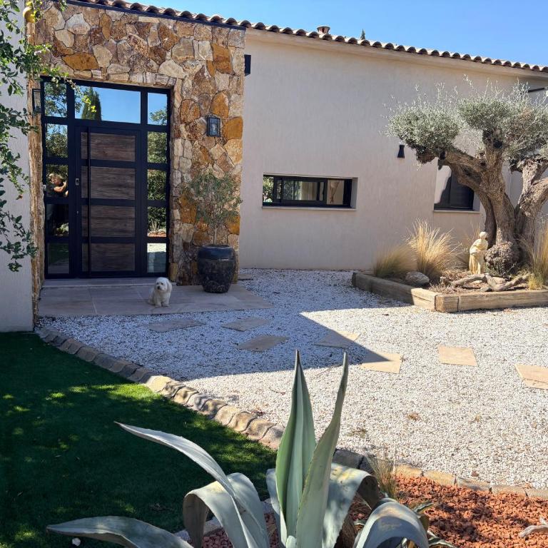 Villa moderne dans le Golfe de Saint Tropez, à 2 km de la mer - Villa - 63