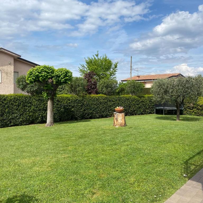 Two family villa - large garden, lake view, shared pool - Haus mit 4 Schlafzimmern - 2