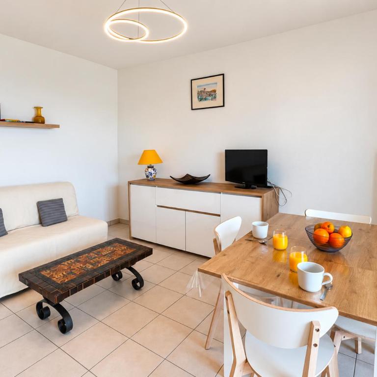 CLIM - 1 ch 1 sdb - Parking Résidence sécurisée - Appartement 1 Chambre avec Balcon - 8