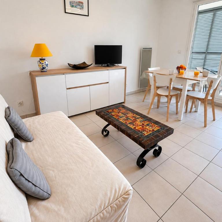 CLIM - 1 ch 1 sdb - Parking Résidence sécurisée - Appartement 1 Chambre avec Balcon - 10