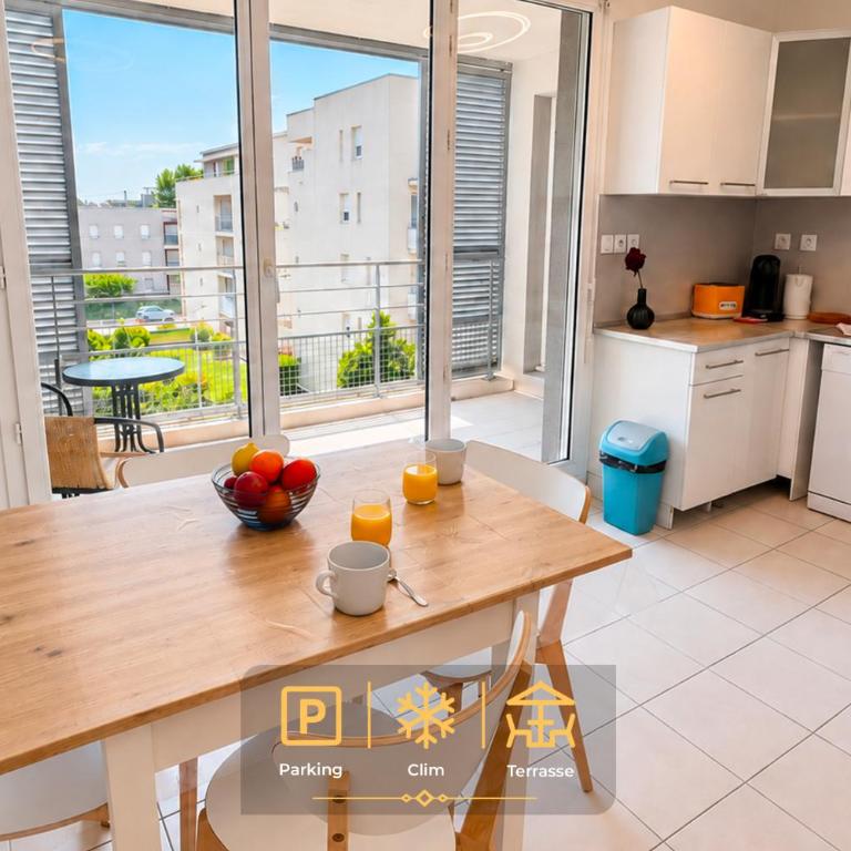 CLIM - 1 ch 1 sdb - Parking Résidence sécurisée - Appartement 1 Chambre avec Balcon - 1