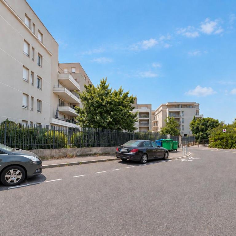 CLIM - 1 ch 1 sdb - Parking Résidence sécurisée - Appartement 1 Chambre avec Balcon - 20