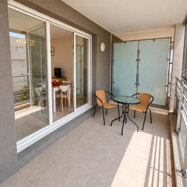 CLIM - 1 ch 1 sdb - Parking Résidence sécurisée - Appartement 1 Chambre avec Balcon - 7