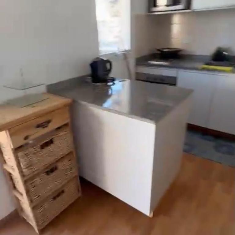 cerca de la rural para ideal para estadias largas - Apartamento de 1 dormitorio - 1