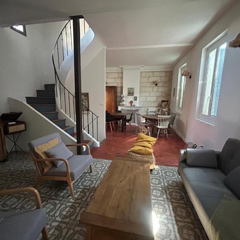 Maison de caractère avec jardin arboré en Avignon - Villa - 18