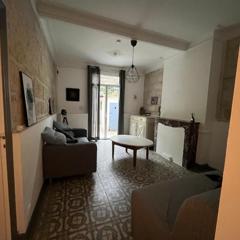 Maison de caractère avec jardin arboré en Avignon - Villa - 49