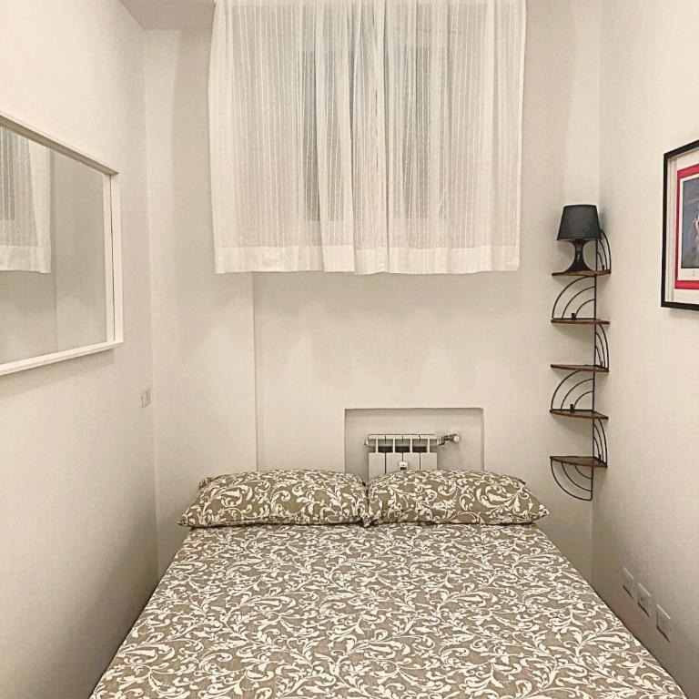 Aventino-Piramide Quiet Studio with Garden-View Terrace - Appartamento Monolocale con 1 Letto Matrimoniale - 12
