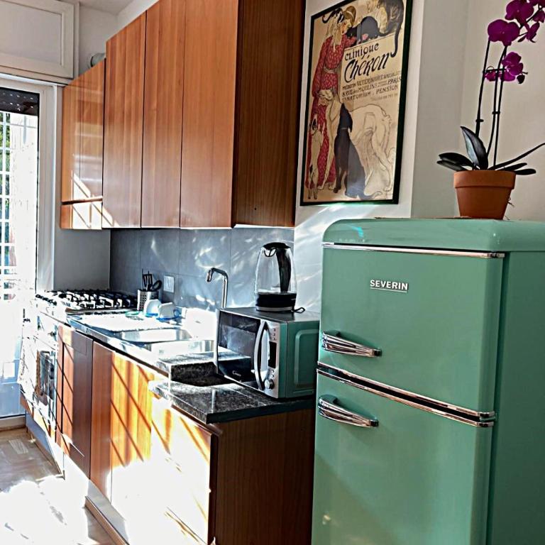 Aventino-Piramide Quiet Studio with Garden-View Terrace - Appartamento Monolocale con 1 Letto Matrimoniale - 5
