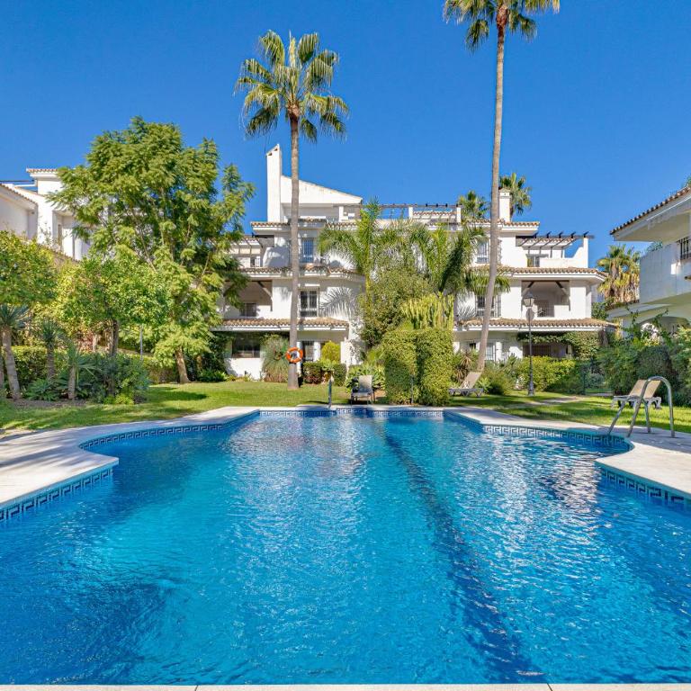 Luxury 3BDR Apartment Puerto Banus in Marbella - Apartamento de 3 dormitorios - 2