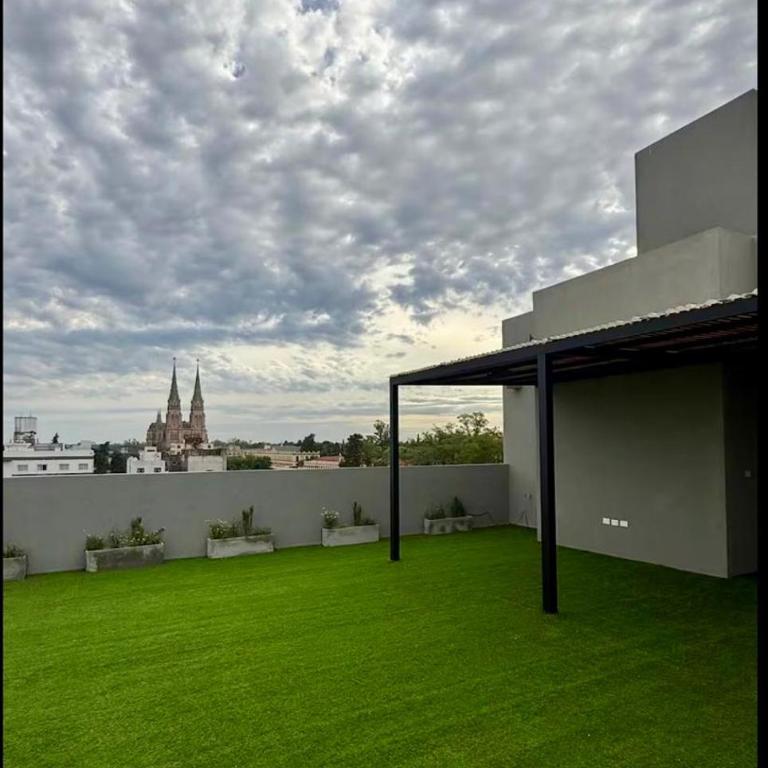 Departamento céntrico a estrenar, sobre av de la Basílica - Apartamento de 1 dormitorio - 8