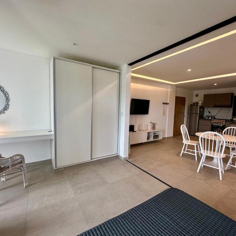 Departamento céntrico a estrenar, sobre av de la Basílica - Apartamento de 1 dormitorio - 10