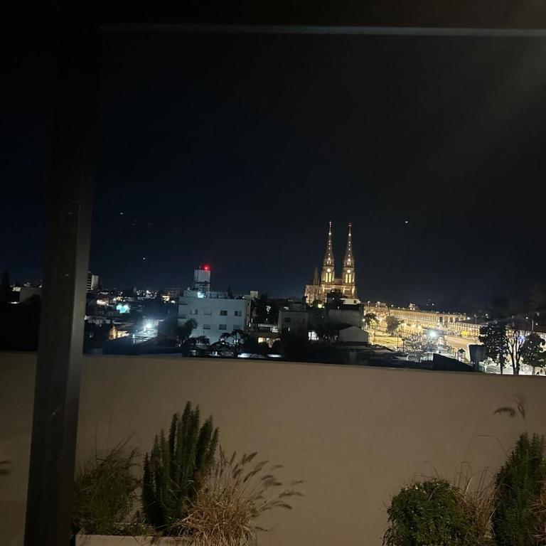 Departamento céntrico a estrenar, sobre av de la Basílica - Apartamento de 1 dormitorio - 16