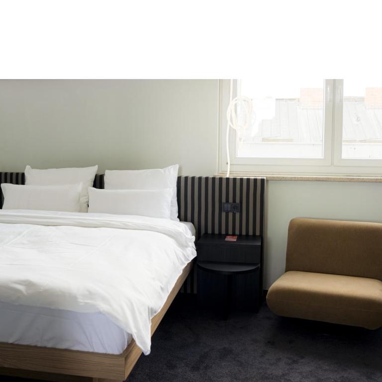 ALPAMI Boutique Glockenbach - Doppelzimmer mit Terrasse - 5