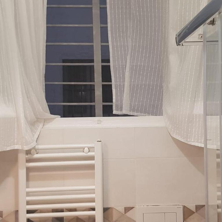 Aventino-Piramide Quiet Studio with Garden-View Terrace - Appartamento Monolocale con 1 Letto Matrimoniale - 15