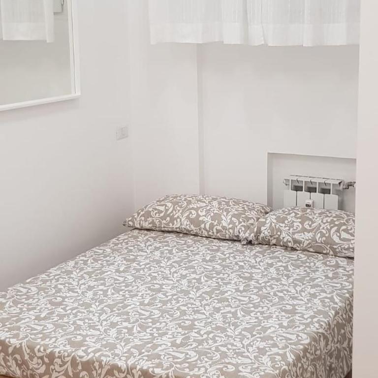Aventino-Piramide Quiet Studio with Garden-View Terrace - Appartamento Monolocale con 1 Letto Matrimoniale - 11