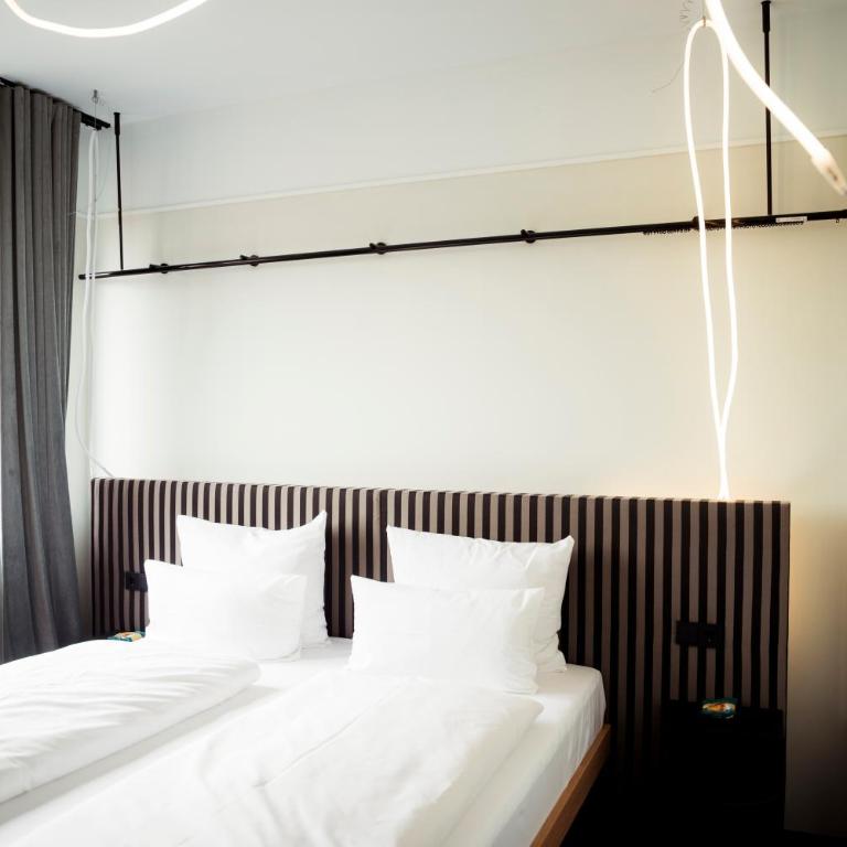 ALPAMI Boutique Glockenbach - Deluxe Zimmer - 4