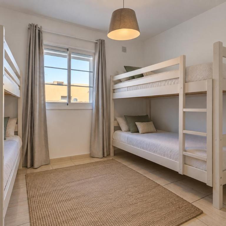 Banama Coliving 2 - Coworking, Surf & Yoga - Cama en habitación compartida mixta de 4 camas - 1