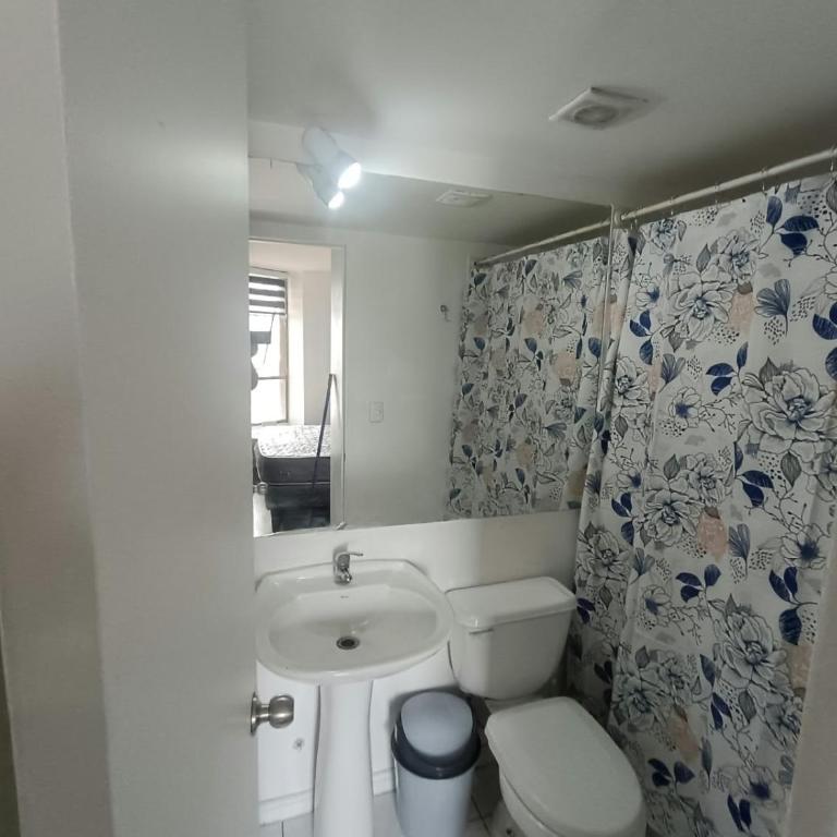 A pasos de Metro Hospitales - One-Bedroom Apartment - 11