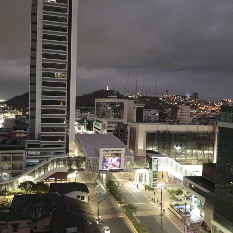 Departamento en el corazón de GyE - Apartamento de 3 dormitorios - 5