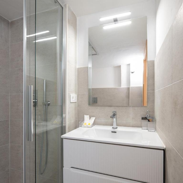 Villa Bianca with a heated swimming pool - Villa - 55