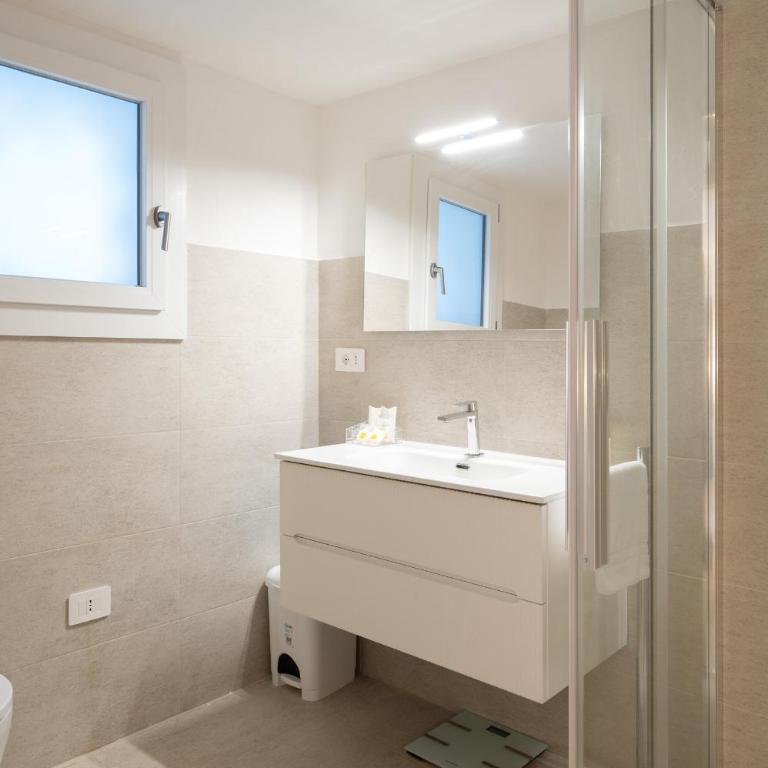 Villa Bianca with a heated swimming pool - Villa - 52