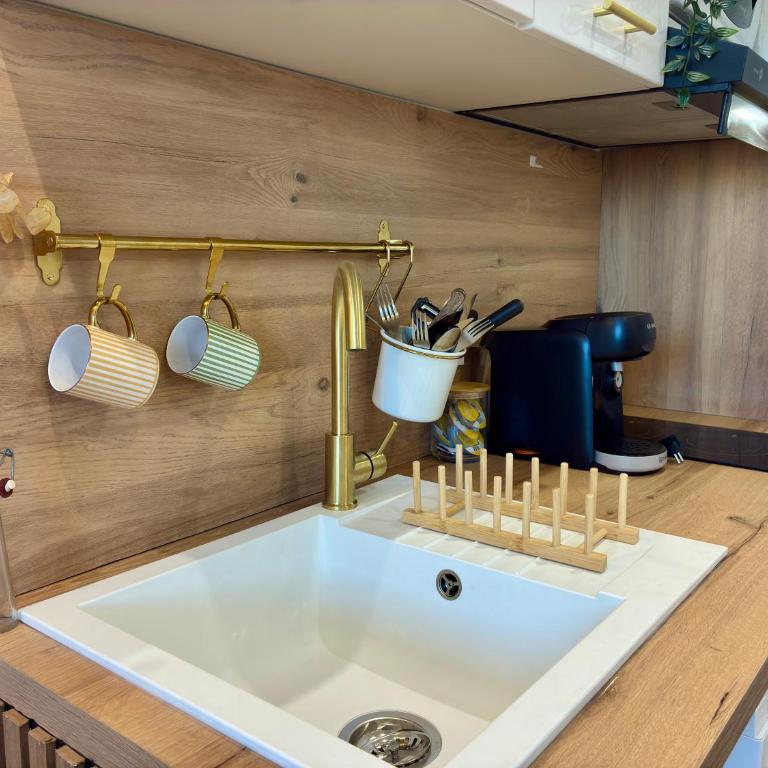 La Gravière, Cozy Studio Wifi & Parking 20M Océan Surf Plage - Studio Apartment - 4