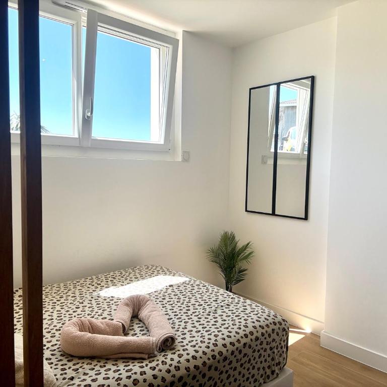 La Gravière, Cozy Studio Wifi & Parking 20M Océan Surf Plage - Studio Apartment - 3