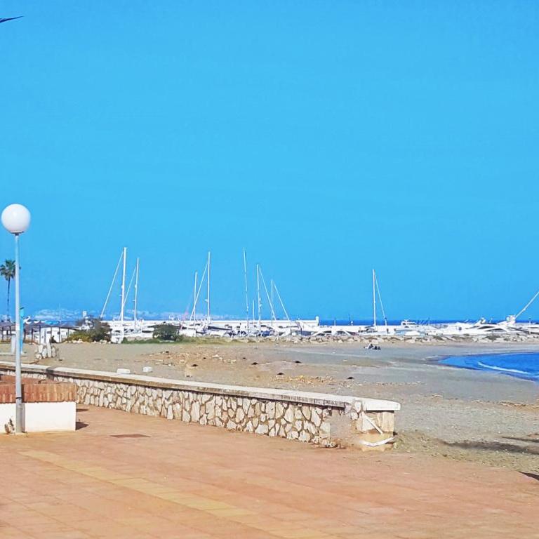 Apartamento 409 Marina Real Puerto de la Duquesa playa - Apartamento - 51