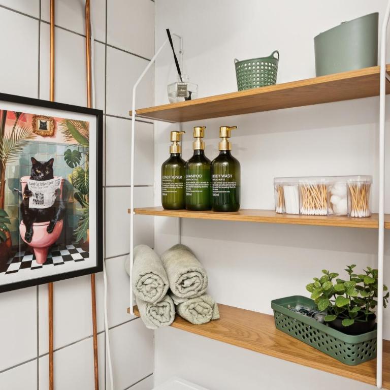 3 Bedroom Apartment-5 Beds Workspace and Smart TV in Every Bedroom near Messe München Fast WiFi Ideal for Business Travellers - Apartment mit 3 Schlafzimmern - 16