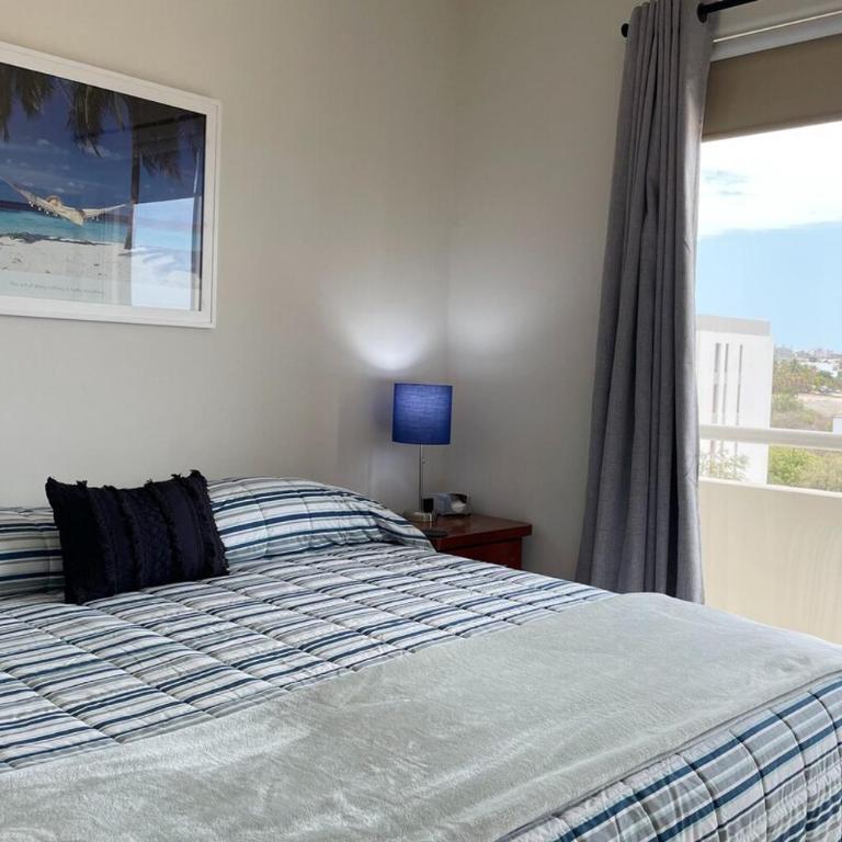 Walk to Beach, King Bed 2B2 Condo Newly Furnished - Apartment mit 2 Schlafzimmern, einem Balkon und Meerblick - 3