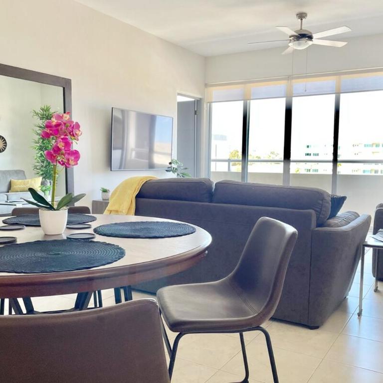 Walk to Beach, King Bed 2B2 Condo Newly Furnished - Apartment mit 2 Schlafzimmern, einem Balkon und Meerblick - 20