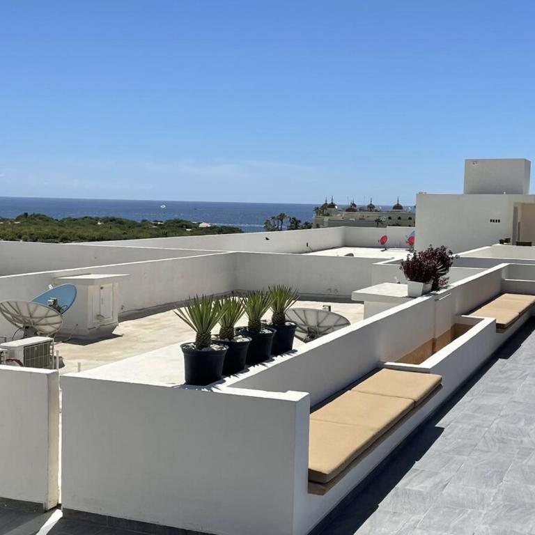 Walk to Beach, King Bed 2B2 Condo Newly Furnished - Apartment mit 2 Schlafzimmern, einem Balkon und Meerblick - 25