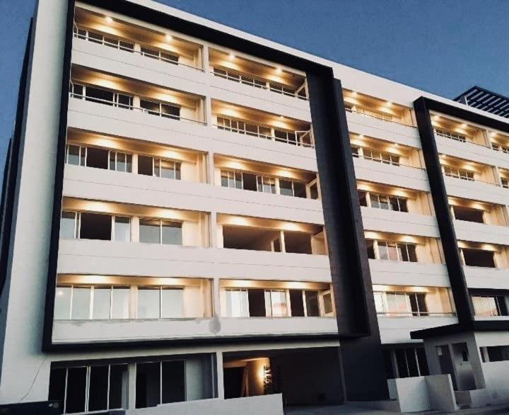 Walk to Beach, King Bed 2B2 Condo Newly Furnished - Apartment mit 2 Schlafzimmern, einem Balkon und Meerblick - 28